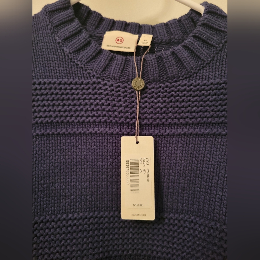 AG Navy Sweater with lightly puffed sleeves